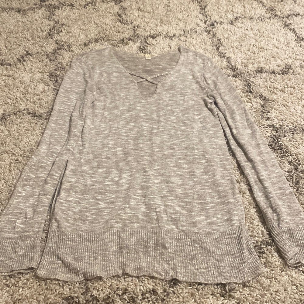 Long sleeve light sweater